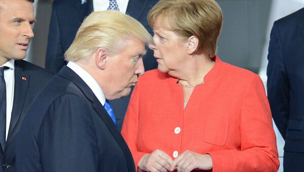 Эммануэль Макрон, Дональд Трамп и Ангела Меркель на рамках саммите НАТО в Брюсселе Эммануэль Макрон, Дональд Трамп и Ангела Меркель на рамках саммите НАТО в Брюсселе
