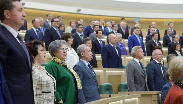 Сенаторы на заседании Совета Федерации РФ. Архивное фото Сенаторы на заседании Совета Федерации РФ. Архивное фото