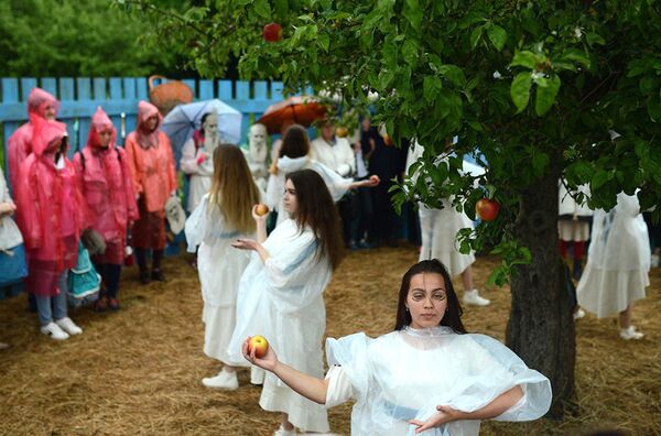 Спектакль Зеленая палочка в музее-усадьбе Ясная Поляна Спектакль Зеленая палочка в музее-усадьбе Ясная Поляна