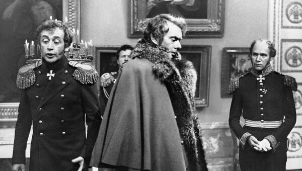 Алексей Баталов в роли Трубецкого и Василий Ливанов в роли Николая I в фильме Владимира Мотыля Звезда пленительного счастья Алексей Баталов в роли Трубецкого и Василий Ливанов в роли Николая I в фильме Владимира Мотыля Звезда пленительного счастья