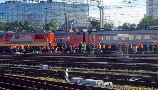 Столкновение поезда Стриж с электричкой возле Курского вокзала Столкновение поезда Стриж с электричкой возле Курского вокзала