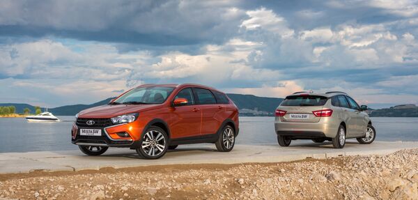 Новые универсалы Lada Vesta SW Cross (на первом плане) и Lada Vesta SW автоконцерна ПАО АВТОВАЗ Новые универсалы Lada Vesta SW Cross (на первом плане) и Lada Vesta SW автоконцерна ПАО АВТОВАЗ
