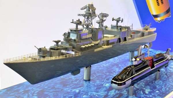 Макет универсальной крылатой ракеты BrahMos, установленной на судне Макет универсальной крылатой ракеты BrahMos, установленной на судне