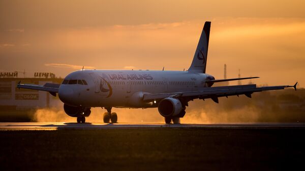 Самолет Airbus A321 авиакомпании Уральские авиалинии Самолет Airbus A321 авиакомпании Уральские авиалинии