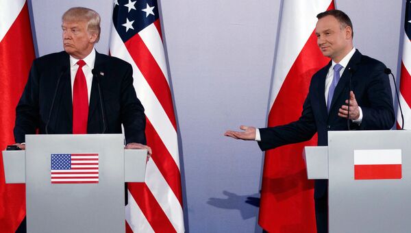 Президент США Дональд Трамп и президент Польши Анджей Дуда. Архивное фото Президент США Дональд Трамп и президент Польши Анджей Дуда. Архивное фото