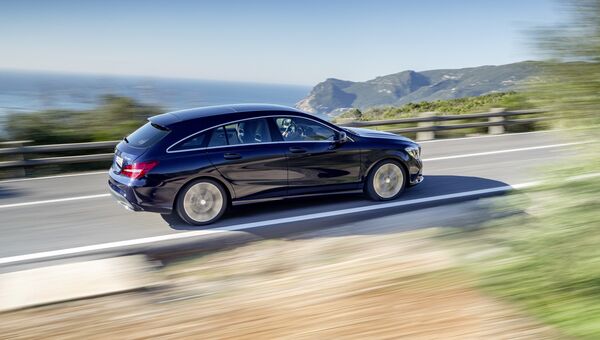 Автомобиль Mercedes-Benz. Архивное фото Автомобиль Mercedes-Benz. Архивное фото