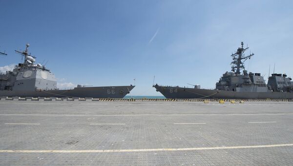 Корабли ВМС США USS Hue City и USS Carney в порту Одессы, Украина. 10 июля 2017 Корабли ВМС США USS Hue City и USS Carney в порту Одессы, Украина. 10 июля 2017