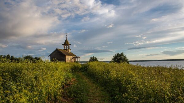 Часовня Самсона в деревне Кондобережская Медвежьегорского района Республики Карелия. 22 июля 2017 Часовня Самсона в деревне Кондобережская Медвежьегорского района Республики Карелия. 22 июля 2017
