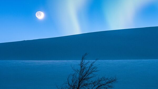 Работа фотографа Tommy Eliassen The Blue Hour, вошедшая в шорт-лист Insight Astronomy Photographer of the Year 2017 Работа фотографа Tommy Eliassen The Blue Hour, вошедшая в шорт-лист Insight Astronomy Photographer of the Year 2017