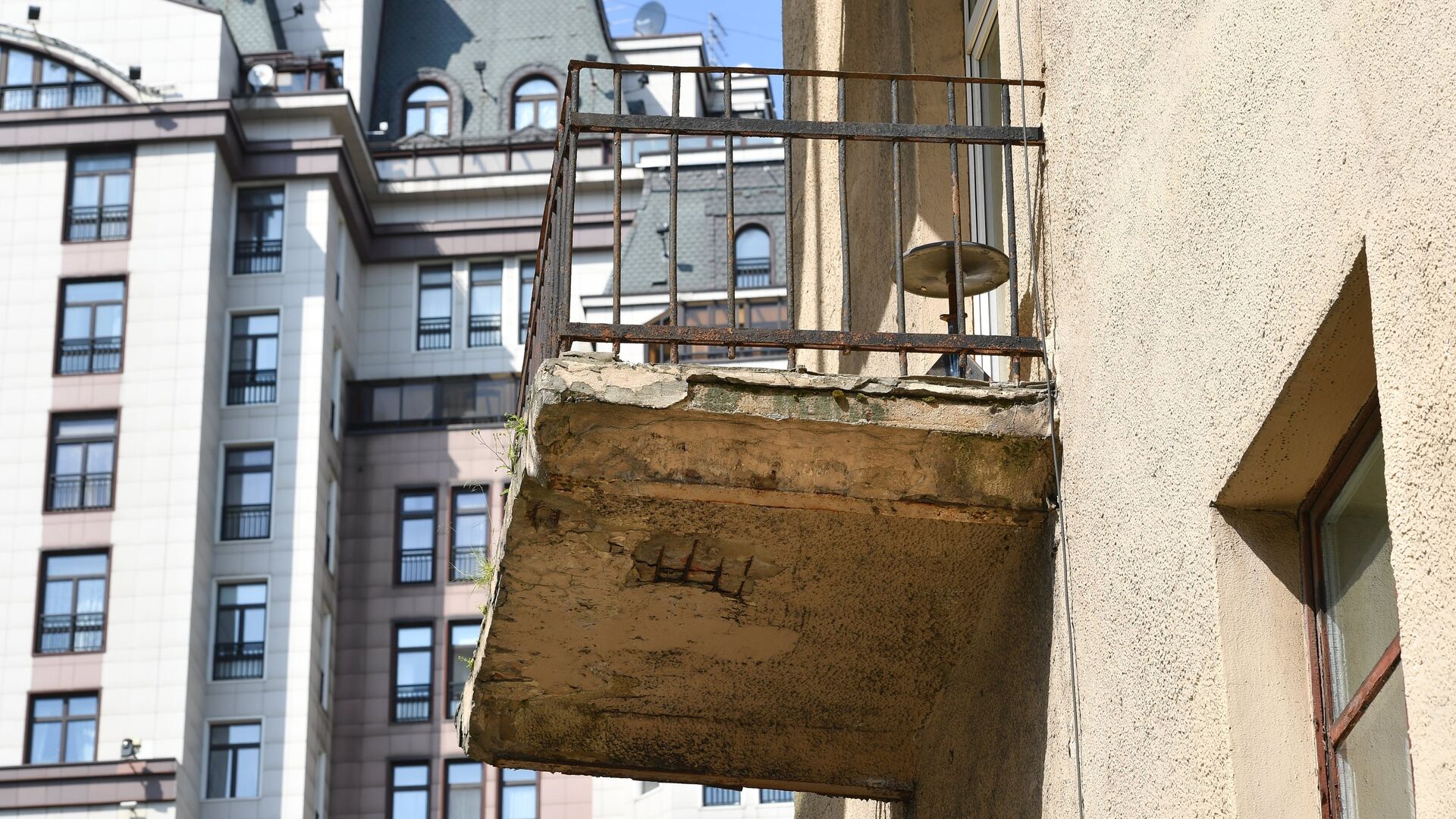 В Москве обвалился балкон