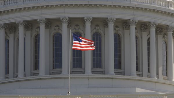 США США