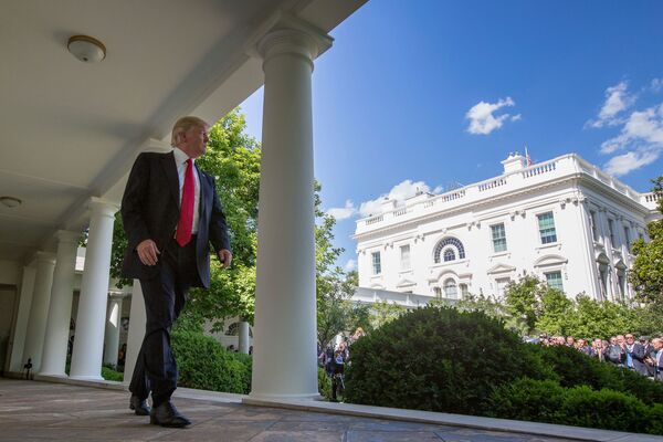 Президент США Дональд Трамп в Белом доме Президент США Дональд Трамп в Белом доме