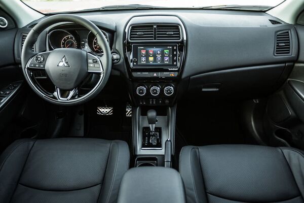 Приборная панель автомобиля Mitsubishi ASX Приборная панель автомобиля Mitsubishi ASX
