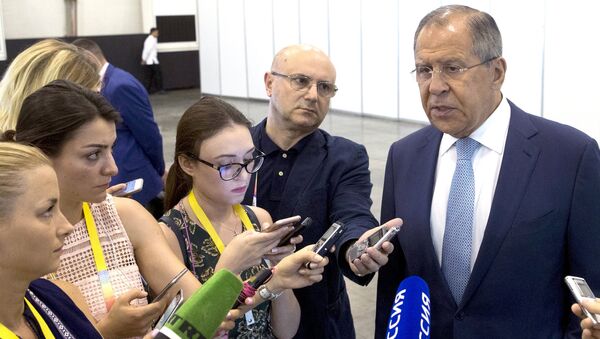 Министр иностранных дел РФ Сергей Лавров выступает перед журналистами по итогам участия в форуме АСЕАН в Маниле. 8 августа 2017 Министр иностранных дел РФ Сергей Лавров выступает перед журналистами по итогам участия в форуме АСЕАН в Маниле. 8 августа 2017