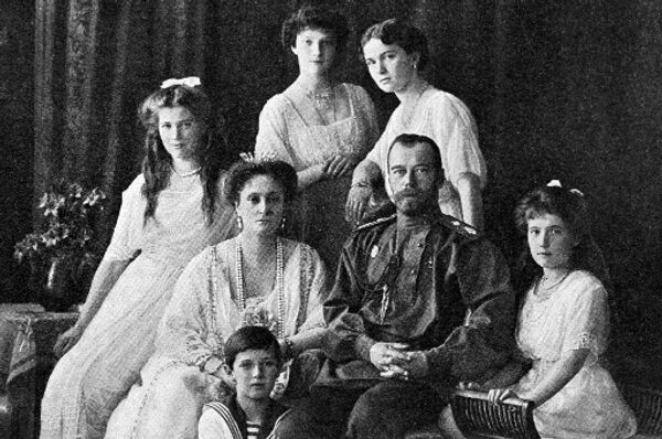 Российский Император Николай II с семьей Российский Император Николай II с семьей