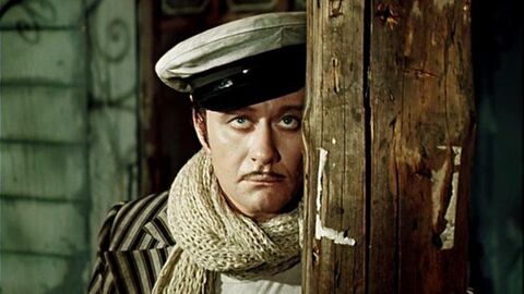 Кадр из фильма 12 стульев Кадр из фильма 12 стульев