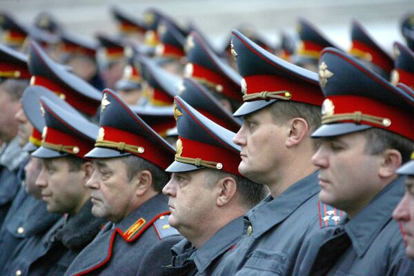 Порядка 1,3 тысячи сотрудников милиции обеспечивают безопасность и охраняют правопорядок в Московской области в День пограничника Порядка 1,3 тысячи сотрудников милиции обеспечивают безопасность и охраняют правопорядок в Московской области в День пограничника