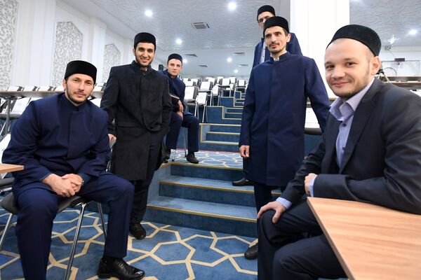 Студенты Болгарской исламской академии открывшейся в городе Болгар Студенты Болгарской исламской академии открывшейся в городе Болгар