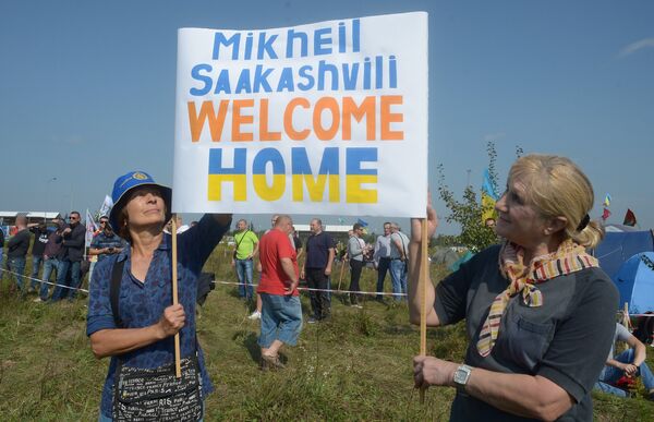 У пункта пропуска Краковец на украинско-польской границе, где собирается пересечь границу бывший президент Грузии, экс-губернатор Одесской области Михаил Саакашвили У пункта пропуска Краковец на украинско-польской границе, где собирается пересечь границу бывший президент Грузии, экс-губернатор Одесской области Михаил Саакашвили