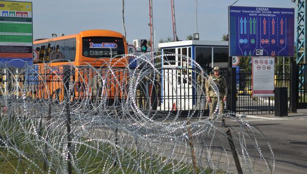 У пункта пропуска Краковец на украинско-польской границе, где собирается пересечь границу бывший президента Грузии, экс-губернатор Одесской области Михаил Саакашвили У пункта пропуска Краковец на украинско-польской границе, где собирается пересечь границу бывший президента Грузии, экс-губернатор Одесской области Михаил Саакашвили