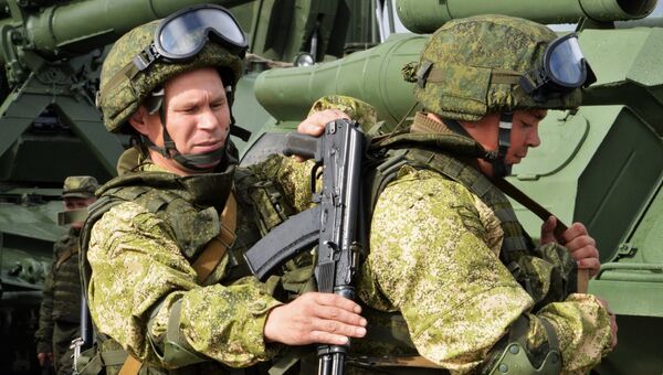 Военнослужащие вооруженных сил РФ во время учений Запад-2017 Военнослужащие вооруженных сил РФ во время учений Запад-2017