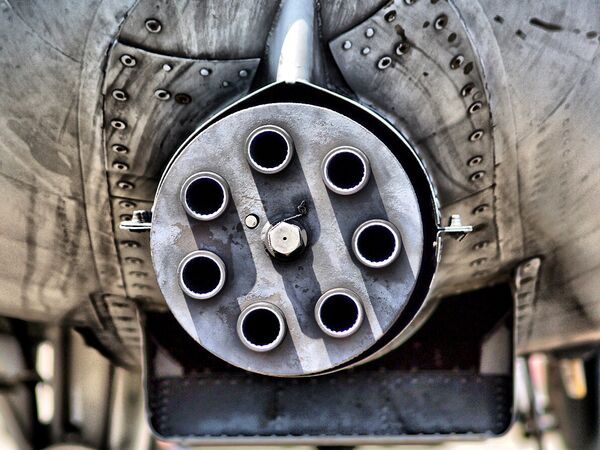 Семиствольная автоматическая пушка GAU-8 Avenger на самолете A-10 Thunderbolt II Семиствольная автоматическая пушка GAU-8 Avenger на самолете A-10 Thunderbolt II