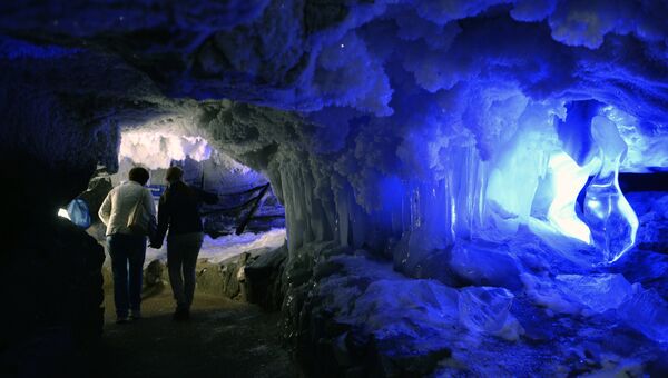 Кунгурская ледяная пещера в Пермском крае Кунгурская ледяная пещера в Пермском крае
