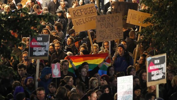 Демонстрации в Берлине против вхождения в бундестаг правой партии Альтернатива для Германии. 24 сентября 2017 Демонстрации в Берлине против вхождения в бундестаг правой партии Альтернатива для Германии. 24 сентября 2017