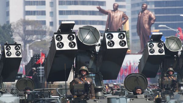 Зенитно-ракетный комплекс Корейской народной армии во время парада в Пхеньяне Зенитно-ракетный комплекс Корейской народной армии во время парада в Пхеньяне