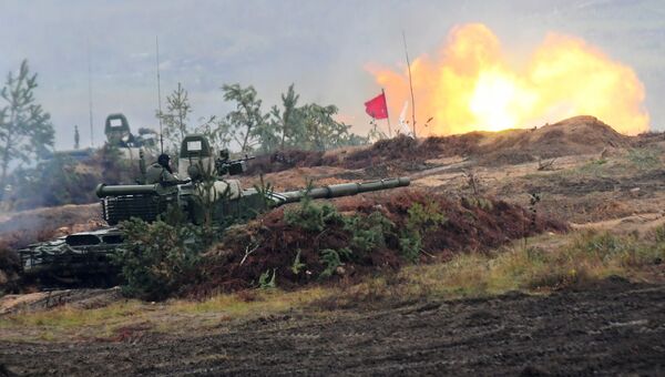 Танк Т-72Б3 на полигоне в Минской области Танк Т-72Б3 на полигоне в Минской области
