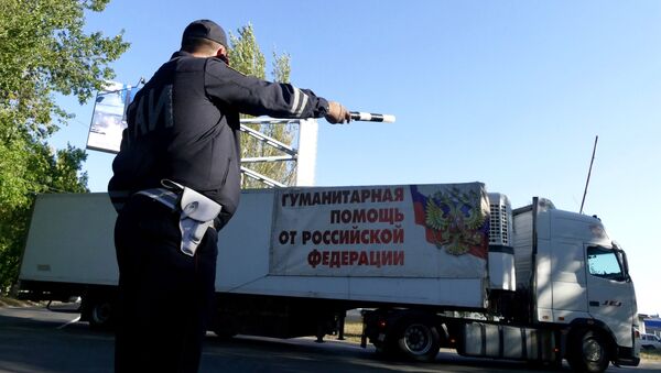 Машины 69-го конвоя МЧС России с гуманитарной помощью для жителей Донбасса в Донецке. 28 сентября 2017 Машины 69-го конвоя МЧС России с гуманитарной помощью для жителей Донбасса в Донецке. 28 сентября 2017