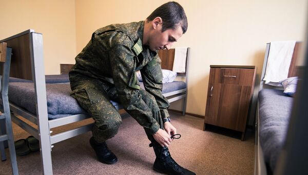 Военнослужащий в расположении Таманской дивизии Военнослужащий в расположении Таманской дивизии