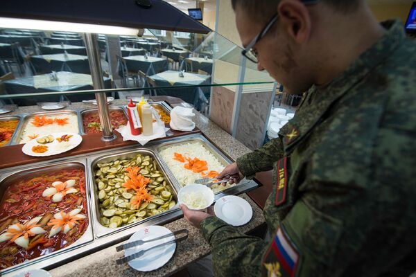 Военнослужащий в расположении Таманской дивизии Военнослужащий в расположении Таманской дивизии