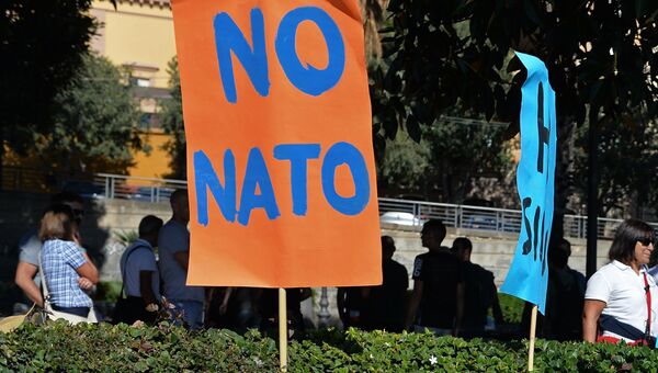 Акция против НАТО в Италии Акция против НАТО в Италии