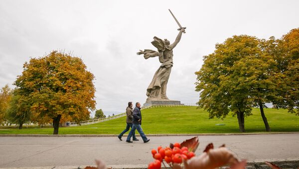 Монумент Родина-мать зовет! на территории историко-мемориального комплекса Мамаев курган в Волгограде Монумент Родина-мать зовет! на территории историко-мемориального комплекса Мамаев курган в Волгограде