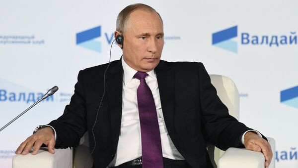 Владимир Путин принимает участие в итоговой пленарной сессии XIV ежегодного заседания Международного дискуссионного клуба Валдай. 19 октября 2017 Владимир Путин принимает участие в итоговой пленарной сессии XIV ежегодного заседания Международного дискуссионного клуба Валдай. 19 октября 2017