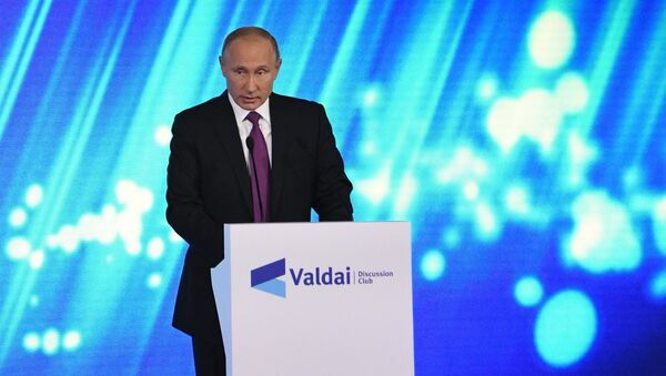 Президент РФ Владимир Путин выступает на итоговой сессии Международного дискуссионного клуба Валдай. Архивное фото Президент РФ Владимир Путин выступает на итоговой сессии Международного дискуссионного клуба Валдай. Архивное фото