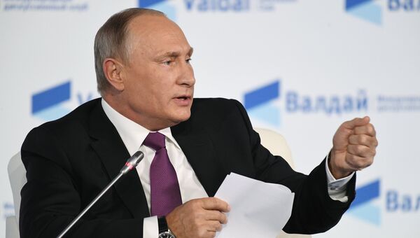 Президент РФ Владимир Путин на итоговой сессии Международного дискуссионного клуба Валдай. 19 октября 2017 Президент РФ Владимир Путин на итоговой сессии Международного дискуссионного клуба Валдай. 19 октября 2017