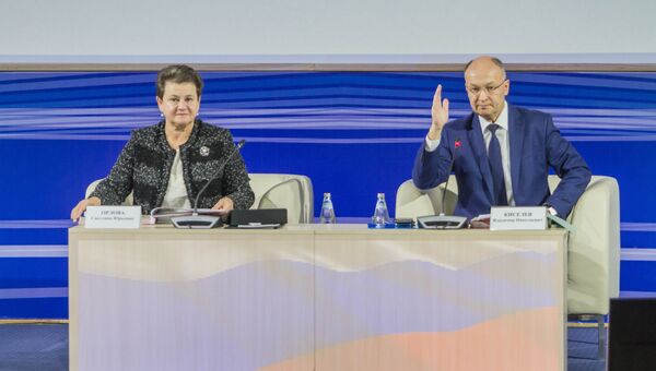 Губернатор Владимирской области Светлана Орлова и председатель Законодательного Собрания Владимир Киселев Губернатор Владимирской области Светлана Орлова и председатель Законодательного Собрания Владимир Киселев