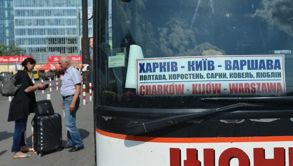 Автобус Харьков - Киев - Варшава на Западном автовокзале польской столицы Автобус Харьков - Киев - Варшава на Западном автовокзале польской столицы