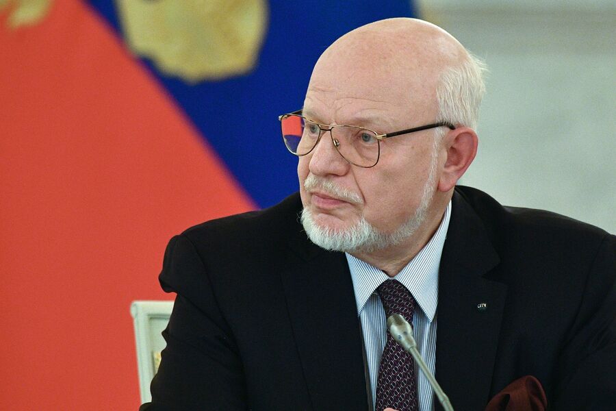Председатель СПЧ Михаил Федотов на заседании совета. 30 октября 2017 Председатель СПЧ Михаил Федотов на заседании совета. 30 октября 2017