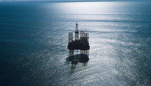 Самоподъемная плавучая буровая установка Ока ведет разработку нефтегазоносных месторождений на шельфе Охотского моря Самоподъемная плавучая буровая установка Ока ведет разработку нефтегазоносных месторождений на шельфе Охотского моря