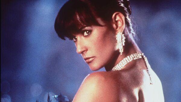 Деми Мур в фильме Стриптиз, 1996 год Деми Мур в фильме Стриптиз, 1996 год