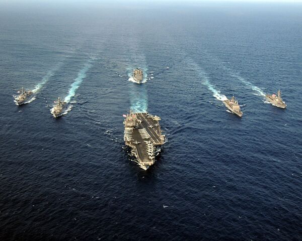 Американская ударная авианосная группа во главе с USS Enterprise (CVN 65) в Атлантическом океане Американская ударная авианосная группа во главе с USS Enterprise (CVN 65) в Атлантическом океане