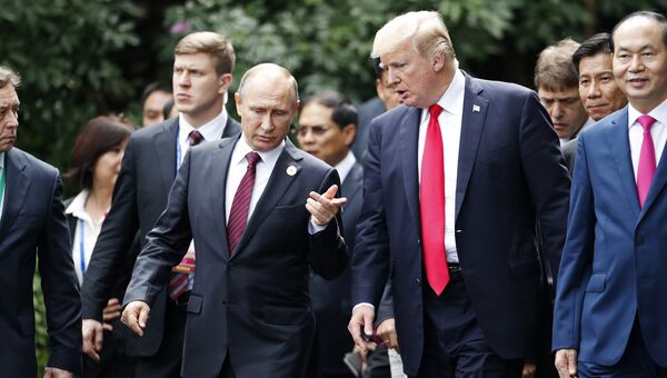Президент России Владимир Путин и президент США Дональд Трамп. Архивное фото Президент России Владимир Путин и президент США Дональд Трамп. Архивное фото