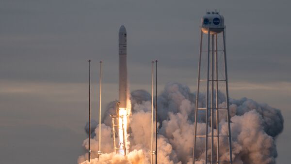 Ракета Antares стартует с космодрома в США. 12 ноября 2017 Ракета Antares стартует с космодрома в США. 12 ноября 2017