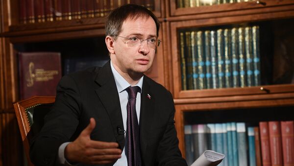 Министр культуры Российской Федерации Владимир Мединский дает интервью генеральному директору МИА Россия сегодня Дмитрию Киселеву Министр культуры Российской Федерации Владимир Мединский дает интервью генеральному директору МИА Россия сегодня Дмитрию Киселеву