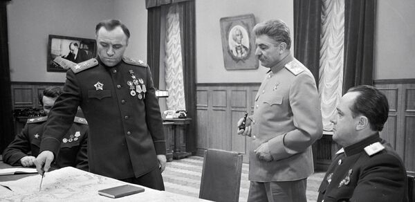 Актеры Михаил Ульянов и Бухути Закариадзе в фильме Освобождение Актеры Михаил Ульянов и Бухути Закариадзе в фильме Освобождение