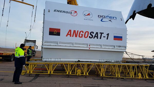 Космический аппарат Ангосат во время доставки на космодром Байконур Космический аппарат Ангосат во время доставки на космодром Байконур