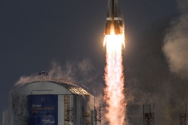 Старт ракеты-носителя Союз-2.1б с космическим аппаратом дистанционного зондирования Земли Метеор №2-1 и с 17 иностранными аппаратами с космодрома Восточный. 28 ноября 2017 Старт ракеты-носителя Союз-2.1б с космическим аппаратом дистанционного зондирования Земли Метеор №2-1 и с 17 иностранными аппаратами с космодрома Восточный. 28 ноября 2017
